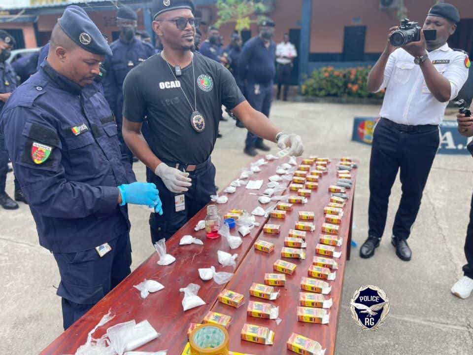 Guinea Anti-Drug Unit Seizes 725g Cocaine in Kipé Tea Boxes